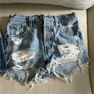 Levi’s 501 Jean shorts size 25